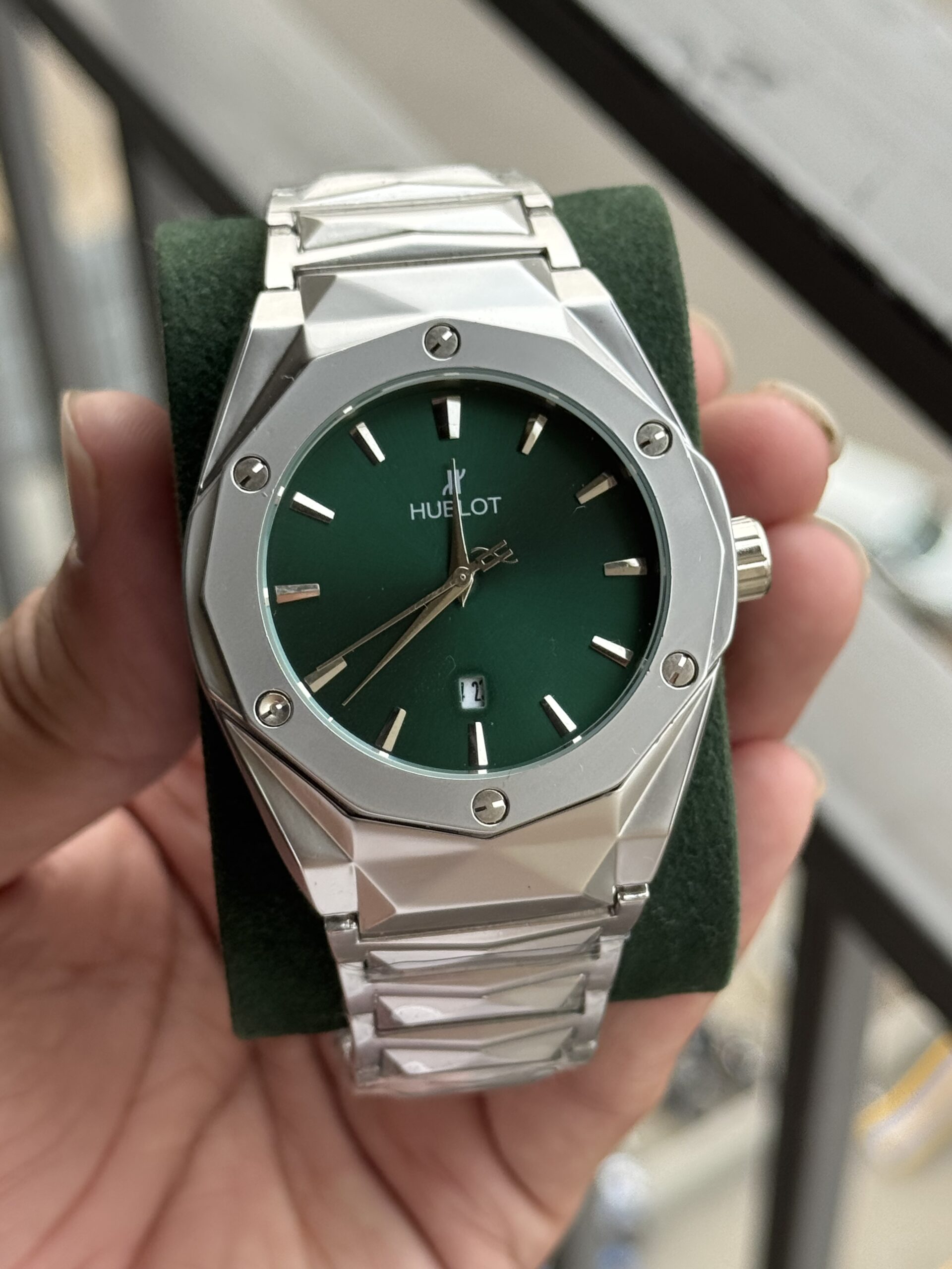 IMG_8907 Hb-8896 - Image 1